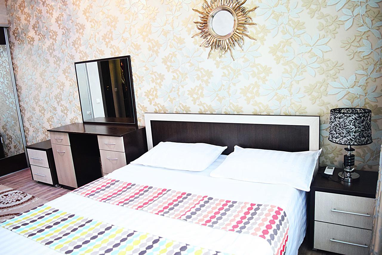 Luxury Palace Apartment 比什凯克 外观 照片